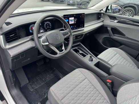 Used 2025 Volkswagen Tiguan S AWD/4WD image 16