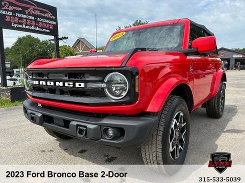 Used 2023 Ford Bronco 2-Door AWD/4WD image 1