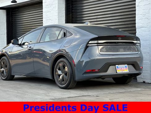 Used 2023 Toyota Prius Prime SE image 6