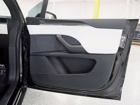 Used 2022 Tesla Model X Plaid AWD/4WD image 34