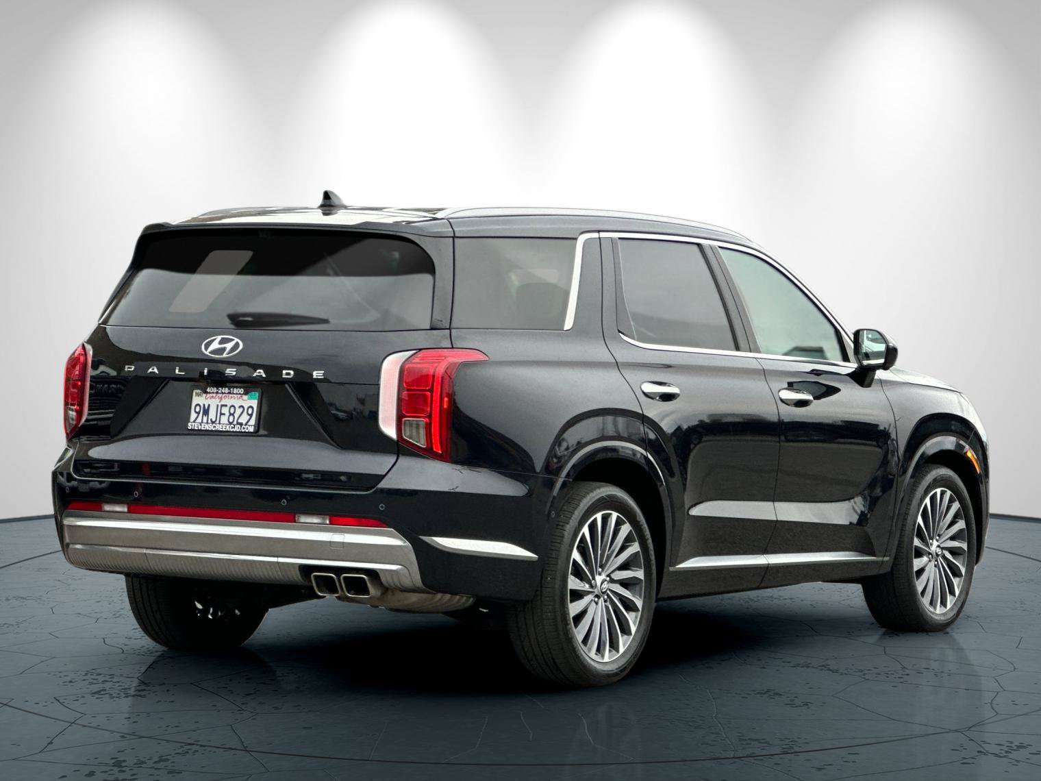 Used 2024 Hyundai Palisade Calligraphy FWD image 4