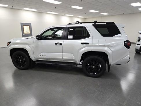 New 2026 Toyota 4Runner 4WD image 3