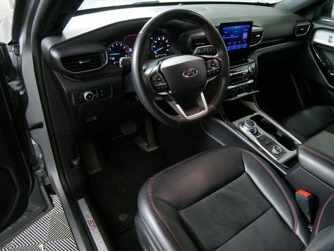 Used 2023 Ford Explorer ST-Line image 13