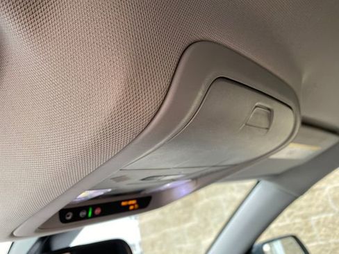 Used 2020 GMC Acadia SLT w/ Premium Package image 27