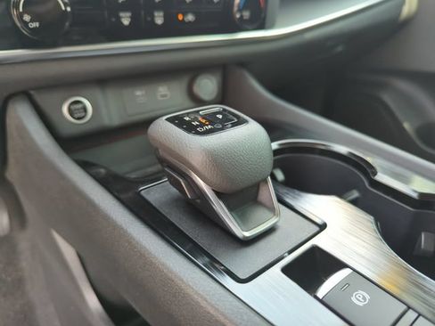 Certified 2023 Nissan Rogue S FWD image 38