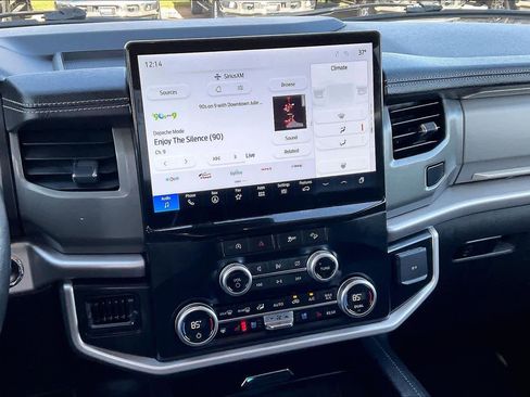 Used 2024 Ford Expedition Max XLT image 6