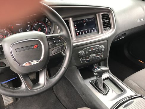 Used 2022 Dodge Charger SXT w/ Blacktop Package image 10