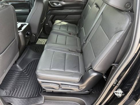 Used 2023 Chevrolet Suburban Z71 w/ Off-Road Capability Package AWD/4WD image 11