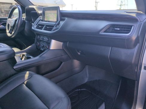 Used 2022 Chevrolet Tahoe Z71 w/ Luxury Package AWD/4WD image 26