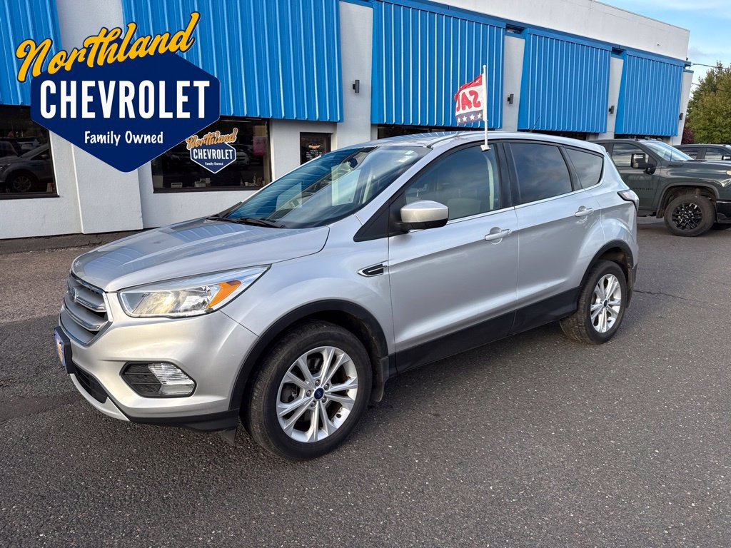 Used 2017 Ford Escape SE AWD/4WD image 1