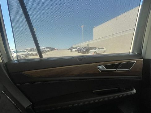 Certified 2025 Volkswagen Atlas SE image 13