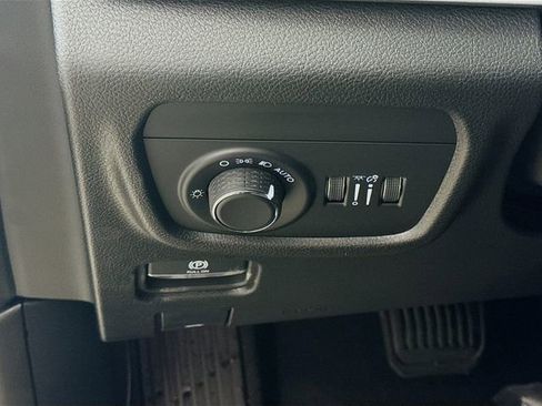 New 2025 Jeep Grand Cherokee L Altitude image 10