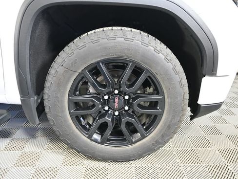 Used 2025 GMC Sierra 1500 Elevation w/ Preferred Package AWD/4WD image 12