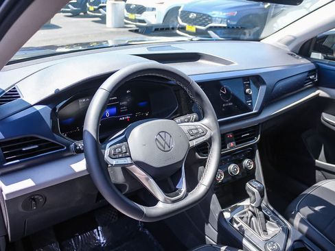 Used 2023 Volkswagen Taos SE w/ Panoramic Sunroof Package AWD/4WD image 22