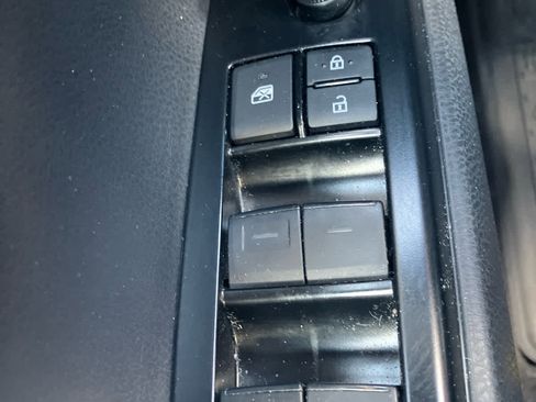 Used 2025 Toyota Camry XLE FWD image 13
