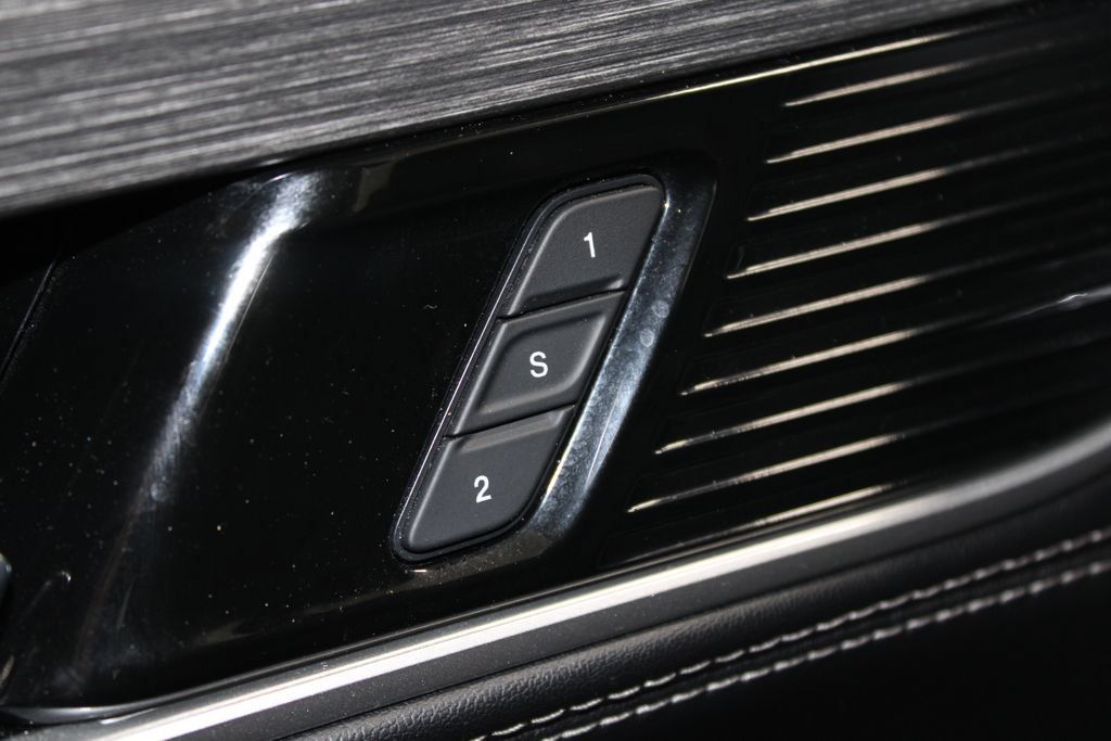 Used 2024 Jeep Wagoneer Series II w/ Flexible Seating Group AWD/4WD image 46