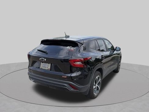 Used 2026 Chevrolet Trax RS w/ Sunroof Package FWD image 5