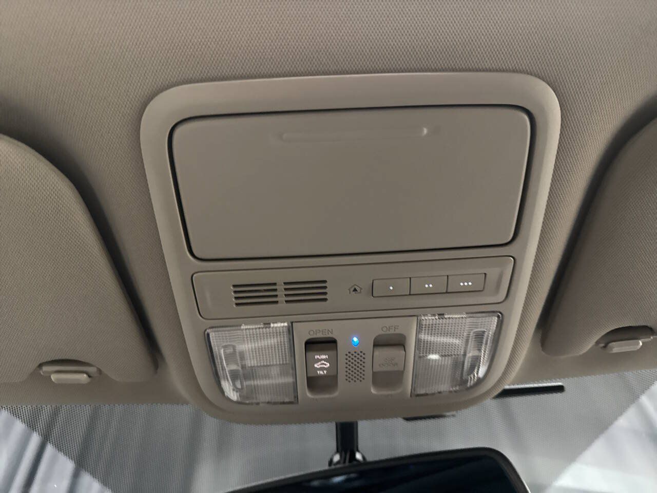Used 2013 Honda Odyssey Touring Elite image 19