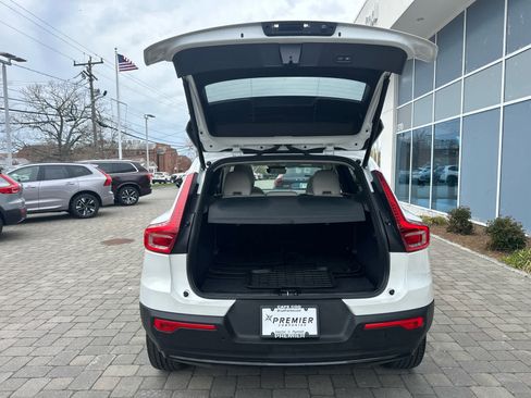 Used 2026 Volvo XC40 B5 Plus AWD/4WD image 30