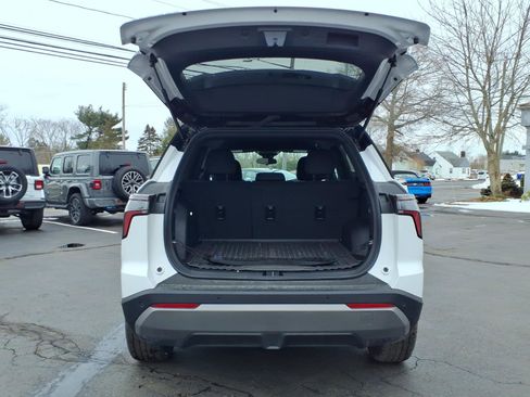 Used 2025 Chevrolet Equinox LT image 10