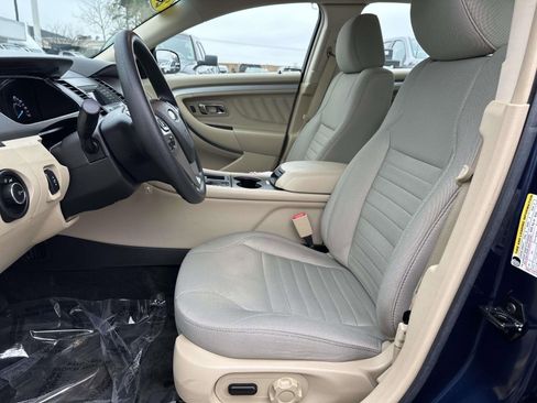 Used 2017 Ford Taurus SE image 22