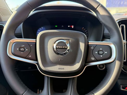 Used 2026 Volvo XC40 B4 Plus w/ Protection Package Premier FWD image 15