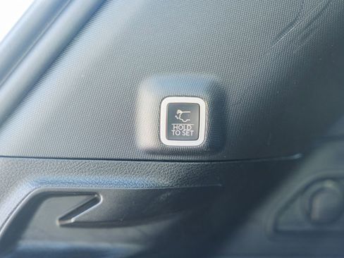 Used 2024 Jeep Grand Cherokee Limited image 11