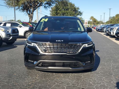 Used 2024 Kia Carnival SX Prestige image 2