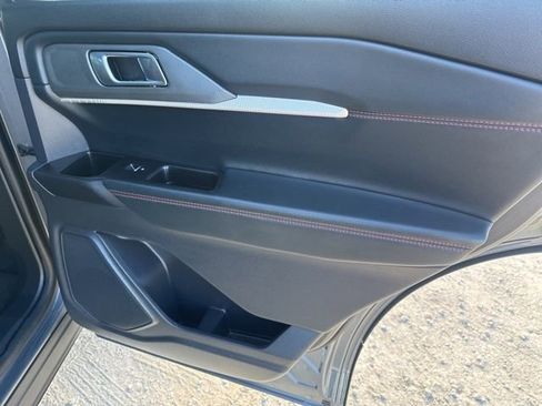 Used 2025 Ford Explorer ST-Line w/ ST-Line Street Pack image 28