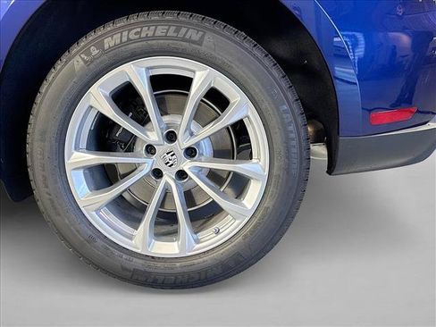 Certified 2026 Porsche Macan AWD/4WD image 24