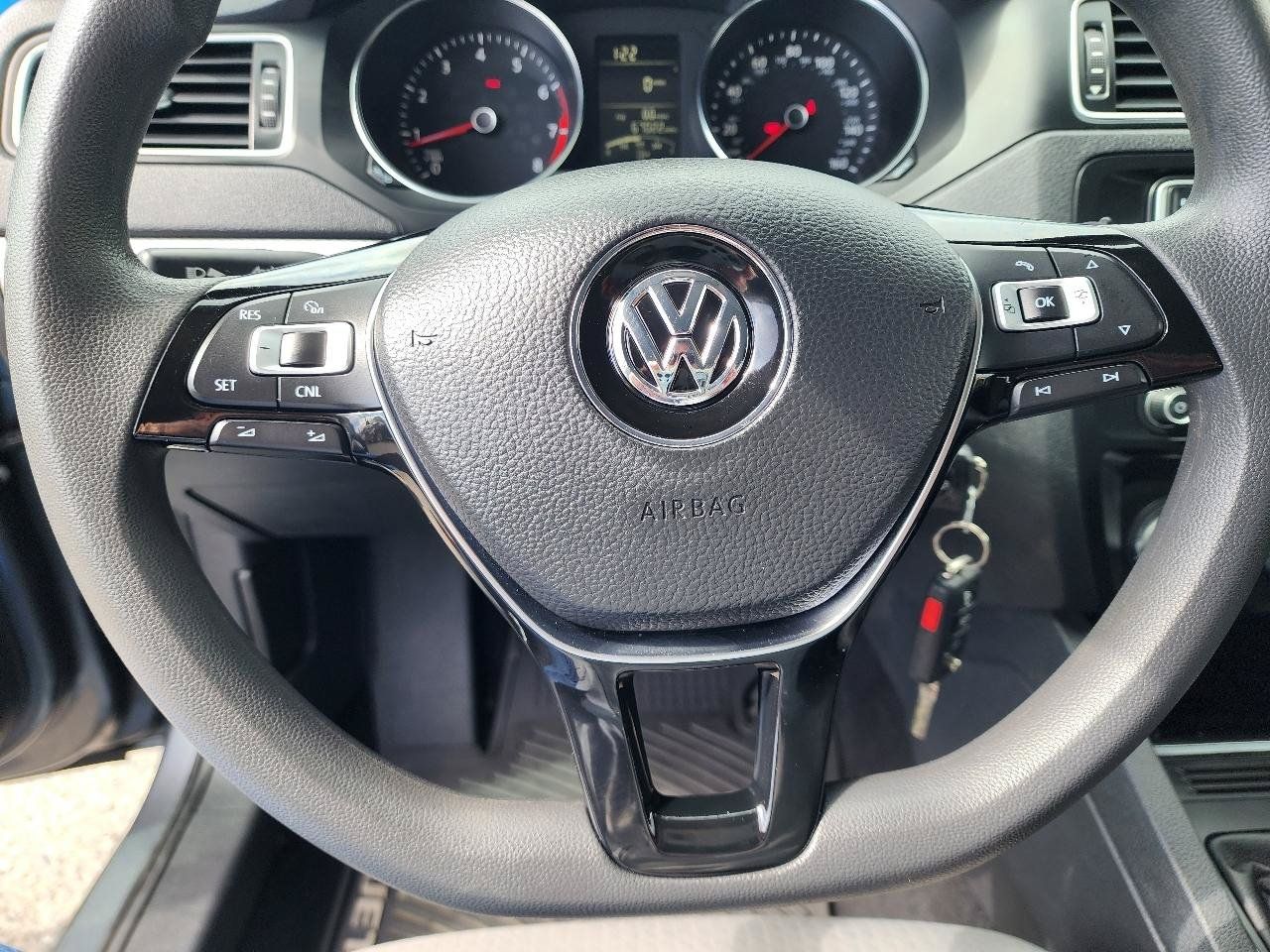 Used 2017 Volkswagen Jetta S w/ Jetta S Cold Weather Package FWD image 16