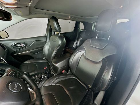 Used 2019 Jeep Cherokee Limited AWD/4WD image 22