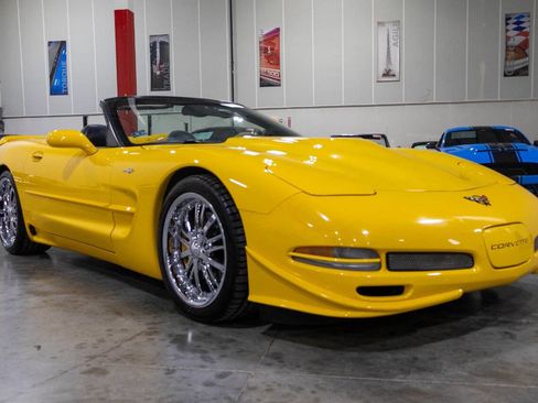 Used 2001 Chevrolet Corvette Convertible w/ Preferred Equipment Group2 image 8