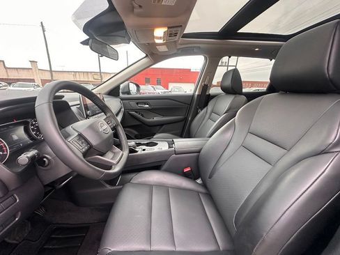 Certified 2025 Nissan Rogue SV w/ SV Premium Package FWD image 12