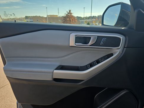 Used 2024 Ford Explorer XLT w/ Equipment Group 202A image 26