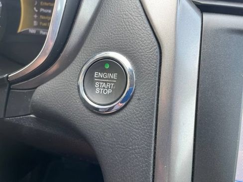 Used 2020 Ford Fusion SE FWD image 30