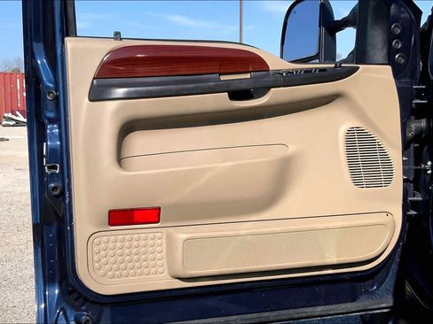 Used 2006 Ford F250 Lariat image 21