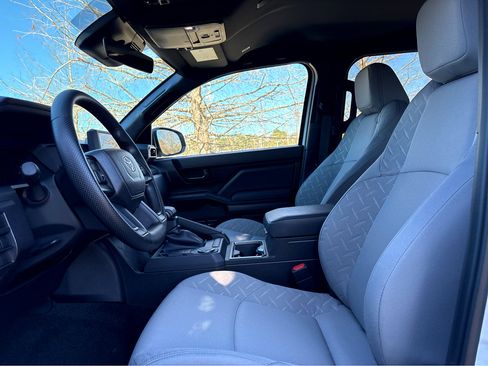 Used 2025 Toyota Tacoma SR5 image 11