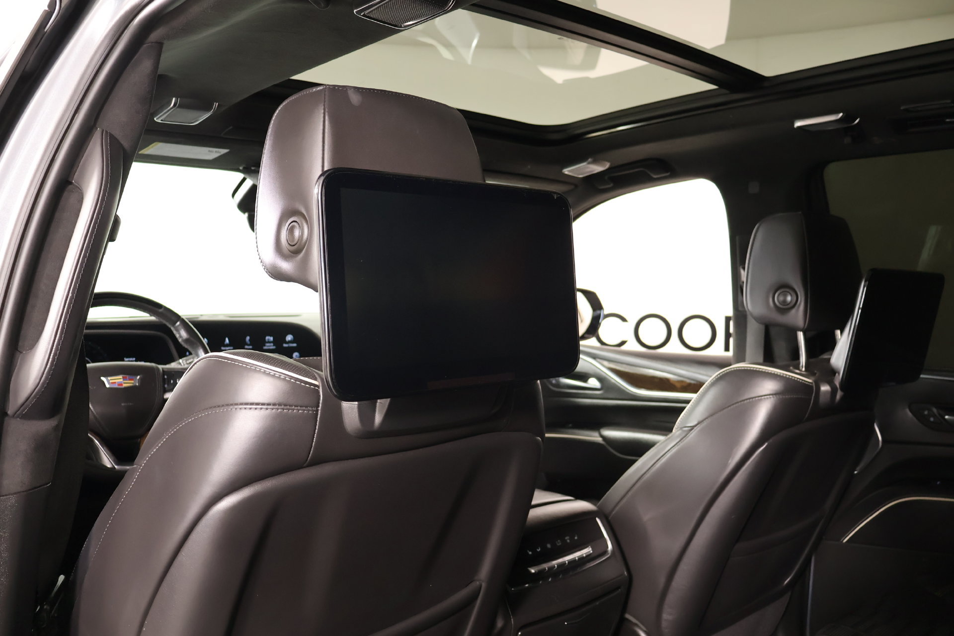 Used 2021 Cadillac Escalade Sport Platinum w/ LPO, ONYX Package AWD/4WD image 16