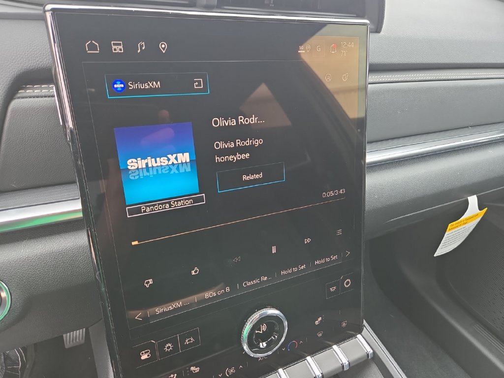 New 2026 GMC Terrain Elevation w/ Technology Package II FWD image 27