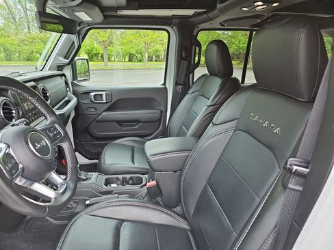 Used 2023 Jeep Wrangler Unlimited Sahara w/ Cold Weather Group AWD/4WD image 21