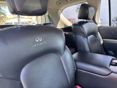 Used 2012 INFINITI QX56 7-passenger w/ Theater Pkg image 12
