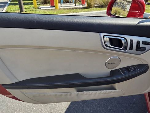 Used 2012 Mercedes-Benz SLK 350 image 11