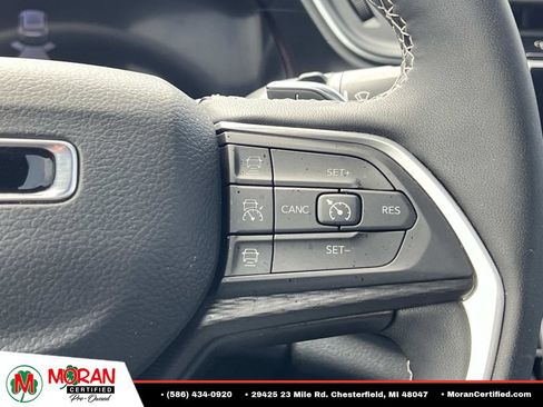 Used 2024 Jeep Grand Cherokee L Altitude AWD/4WD image 24