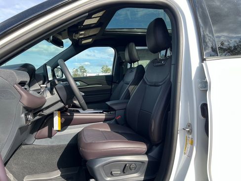 New 2026 Ford Explorer Platinum image 10