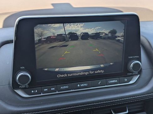 Used 2023 Nissan Rogue SV image 27