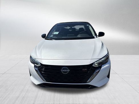 New 2025 Nissan Sentra SR FWD image 2