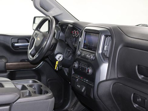 Used 2020 Chevrolet Silverado 1500 LT AWD/4WD image 31