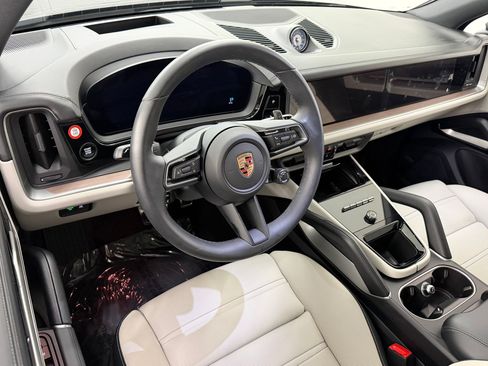 Used 2026 Porsche Cayenne Coupe AWD/4WD image 4
