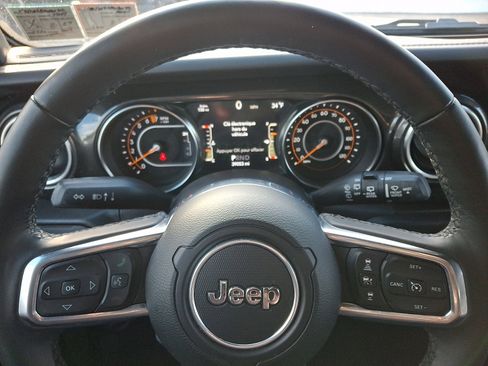 Certified 2022 Jeep Wrangler Unlimited Sahara image 19